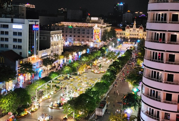 phố đi bộ nguyễn huệ ở sài gòn