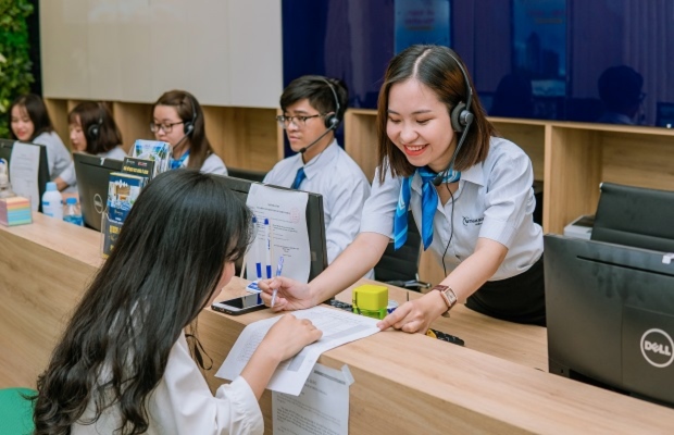 Đội ngũ tư vấn vi&ecirc;n Vietnam Booking