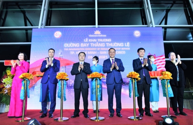 Lễ đ&oacute;n chuyến bay đầu ti&ecirc;n của Vietnam Airlines tại s&acirc;n bay San Francisco