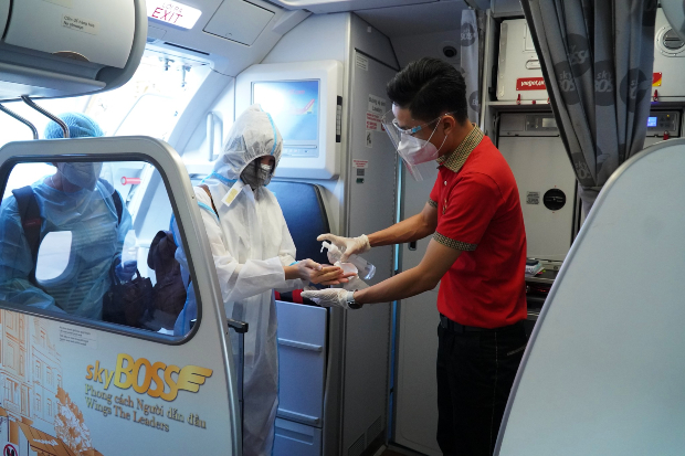 mở lại đường bay nội địa