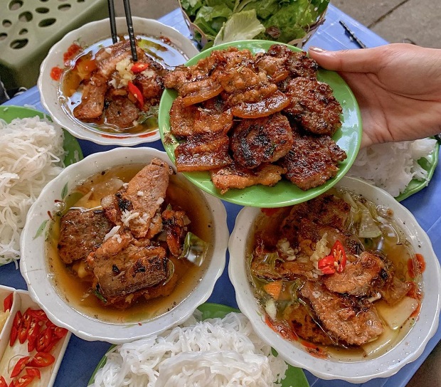 B&uacute;n chả H&agrave; Nội