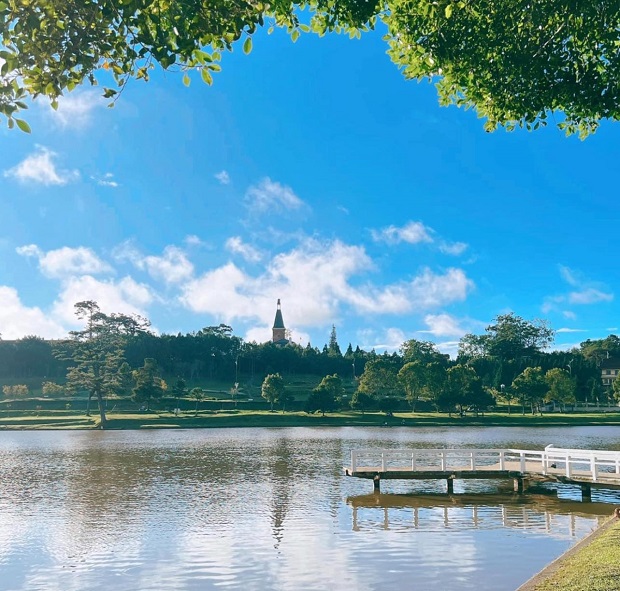 vé máy bay đi Đà Lạt