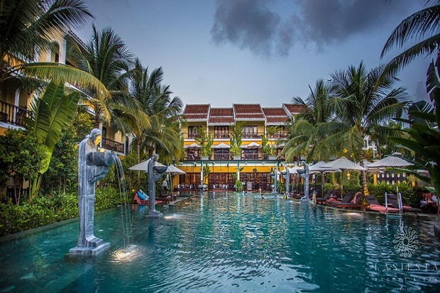 Khách sạn Hội An có hồ bơi đẹp gần phố cổ