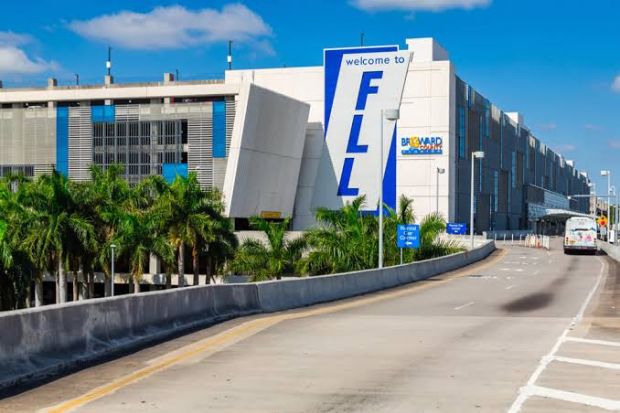 Lối v&agrave;o s&acirc;n bay quốc tế Fort Lauderdale-Hollywood tại bang Florida, Mỹ