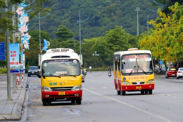 C&aacute;c phương tiện giao th&ocirc;ng phổ biến đ&oacute;n trả kh&aacute;ch tại khu vực s&acirc;n bay Đồng Hới