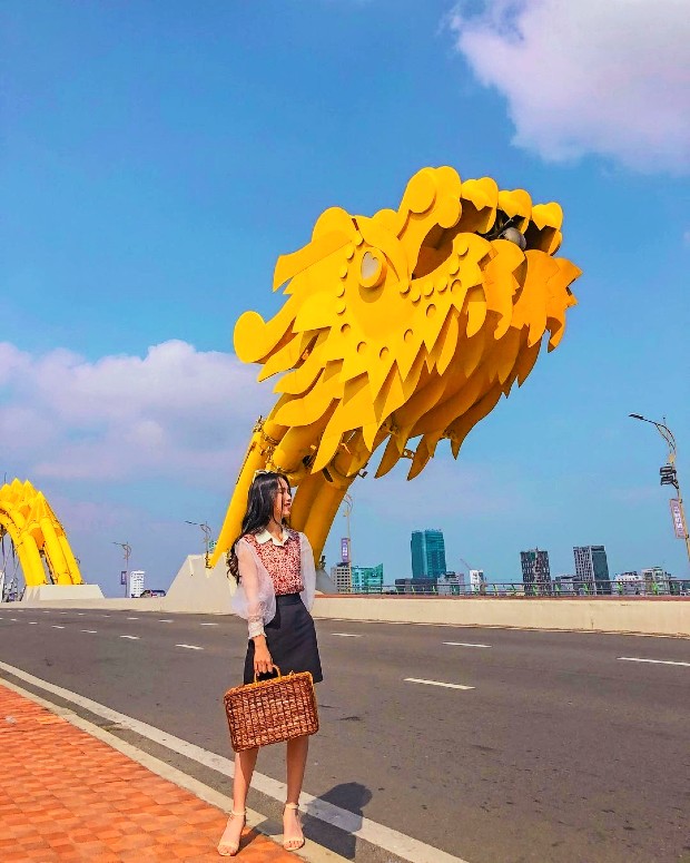 Cầu Rồng - Điểm check in thu hút nhiều giới trẻ