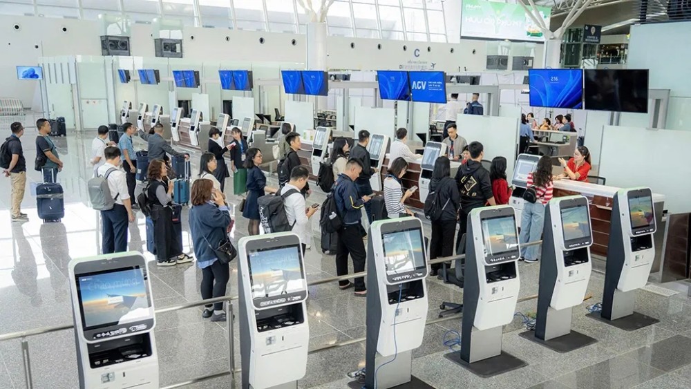 Quầy tự l&agrave;m thủ tục gửi h&agrave;nh l&yacute; Self Bag-Drop tại s&acirc;n bay quốc tế Penang PIA