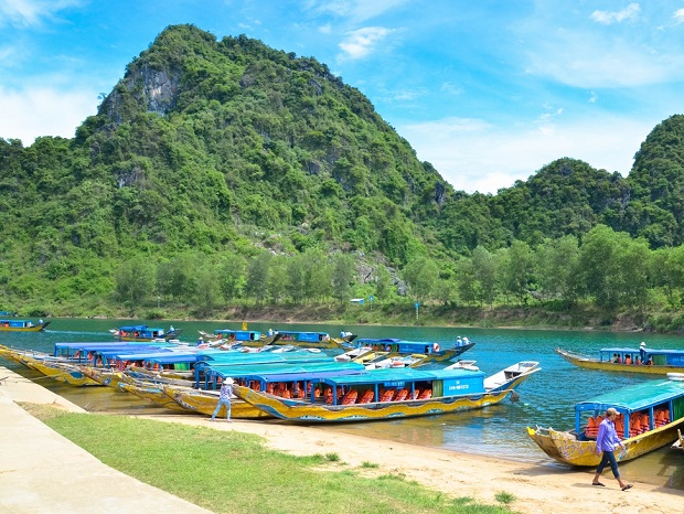 v&eacute; m&aacute;y bay đi Đồng Hới