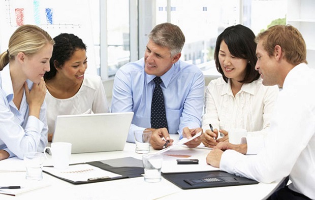 Người nước ngoài muốn lưu trú tại Việt Nam cần gia hạn thẻ tạm trú thủ tục gia hạn thẻ tạm trú cho người nước ngoài