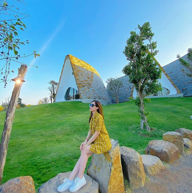 vé máy bay đi Buôn Ma Thuột tháng 8