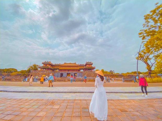 vé máy bay đi huế tháng 4