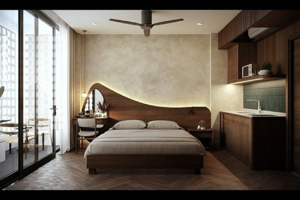 Khách sạn cao cấp trung tâm thành phố, ngay cạnh Cầu Rồng và sông Hàn.