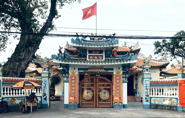 Đền Nguyễn Trung Trực kiến trúc cổ kính đặt vé máy bay đi Rạch Giá
