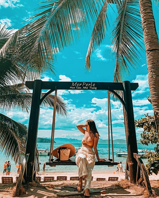 Cảnh sắc Hòn Tằm mê hoặc du khách gần xa. vé máy bay đi Nha Trang tháng 7