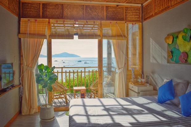 Resort Cam Ranh c&oacute; ph&ograve;ng ngủ view biển
