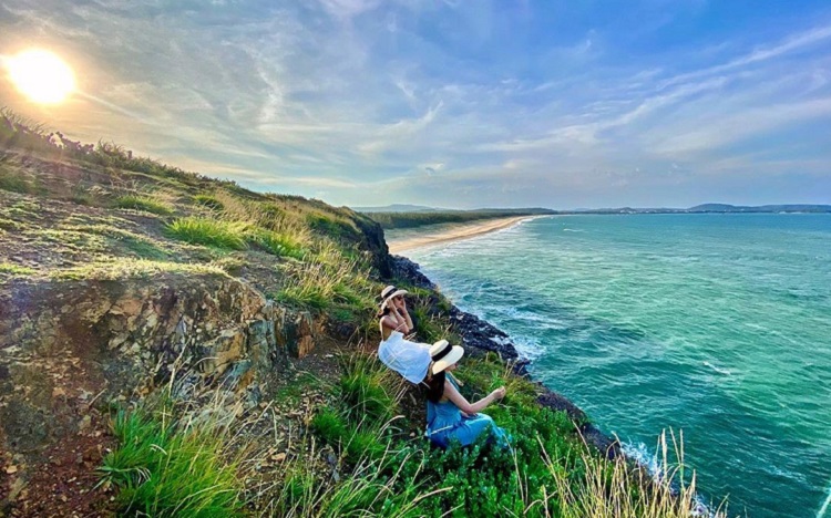 Đến Tuy Hòa ngay hôm nay, bạn sẽ có những tấm hình check-in cực đẹp tại hòn Yến Tuy Hòa Hòn Yến Tuy Hòa