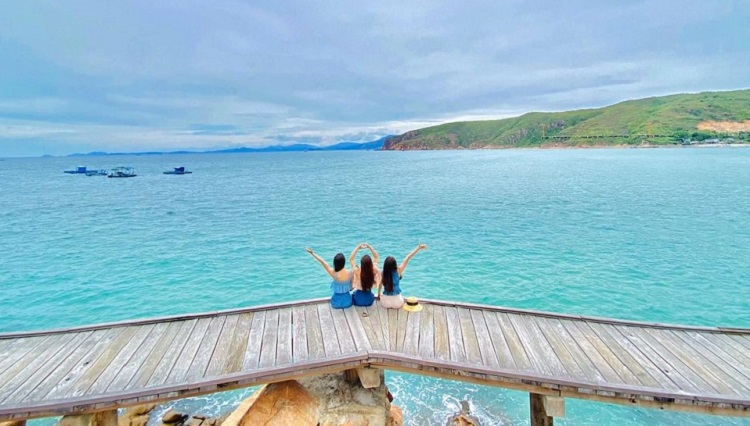 Mùa hè là thời điểm lý tưởng để cùng hội bạn thân đến Tuy Hòa du lịch Du lịch Tuy Hòa