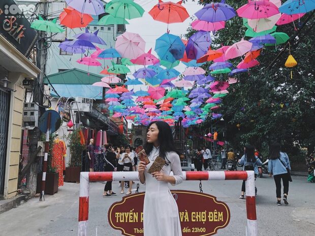 Tour du lịch Tết nguyên đán 2024 từ Hà Nội -  lcon đường ô sặc sỡ sắc màu