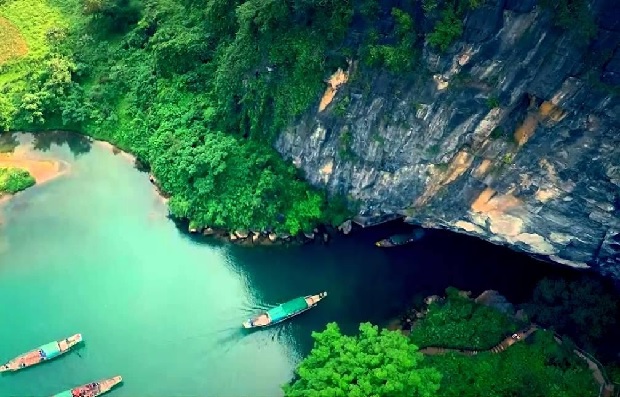 Động Phong Nha ở Quảng Bình - cửa động Phong Nha