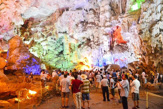 Du lịch Thung Nai Hòa Bình 2 ngày 1 đêm - Động Thác Bờ