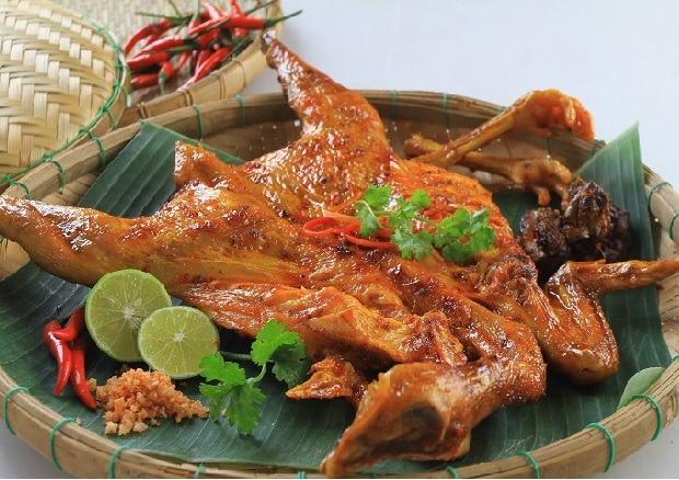 Du lịch Thung Nai Hòa Bình 2 ngày 1 đêm - Gà chạy bộ nướng