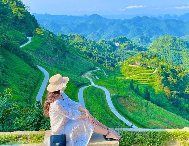 Tour Hà Giang Sapa Vietnambooking - cổng trời Quản Bạ