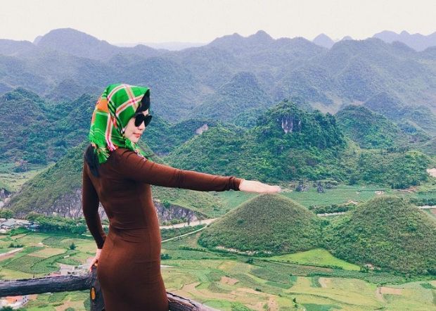 Tour Hà Giang Vietnambooking - núi đôi Quản Bạ