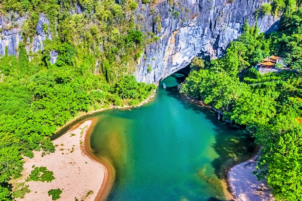 V&eacute; m&aacute;y bay đi Đồng Hối th&aacute;ng 10 gi&aacute; rẻ