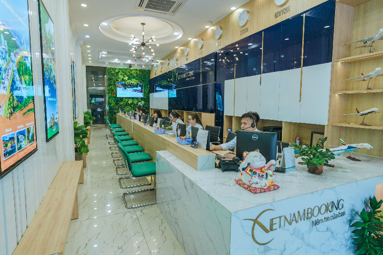 V&eacute; m&aacute;y bay từ T&acirc;y Ban Nha về Việt Nam