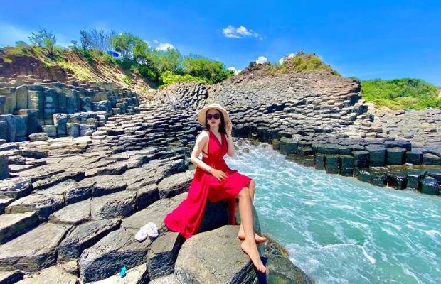 Du lịch Phú Yên Quy Nhơn Vietnambooking - ghềnh Đá Đĩa