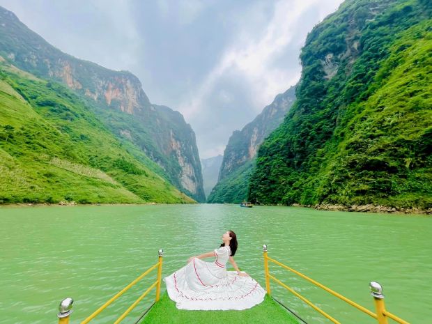 Du lịch sông Nho Quế Hà Giang | Ngắm nhìn vẻ đẹp vượt thời gian khi