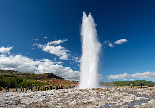 Gi&aacute; tour du lịch Iceland - Mạch nước phun Strokkur