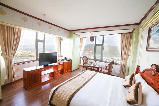 Kh&aacute;ch sạn Quy Nhơn view đẹp tiện nghi
