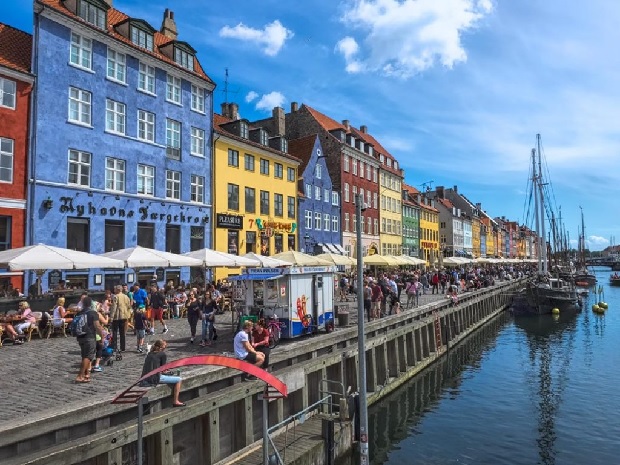 Kinh nghiệm du lịch Đan Mạch - Phố cổ Nyhavn
