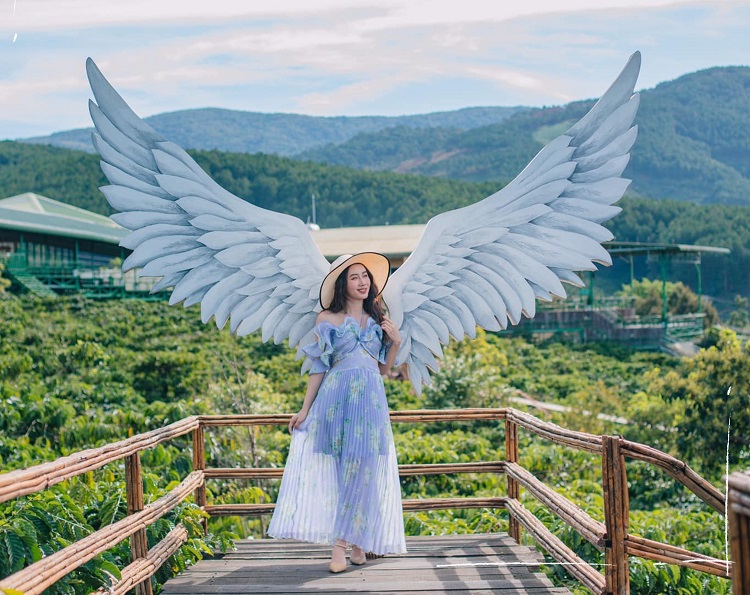 Không gian xanh mát, ấn tượng ở Mê Linh Coffee Mê Linh Coffee