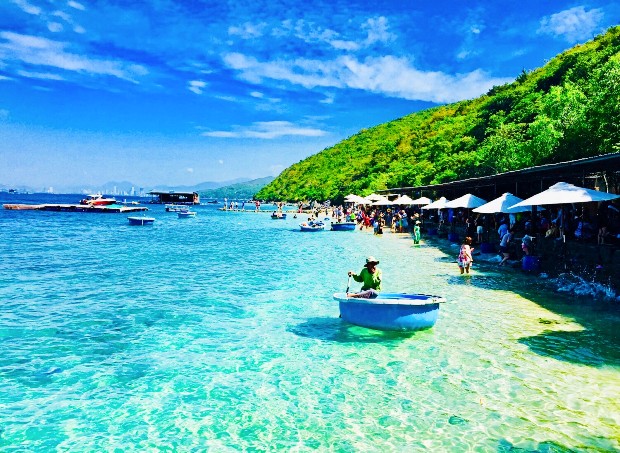 vé máy bay đi Nha Trang tháng 12