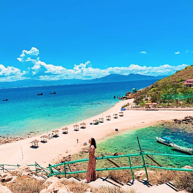 vé máy bay đi Nha Trang tháng 12