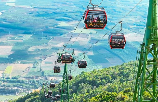 Cáp treo lên đỉnh núi Bà Đen - cáp treo Bà Đen