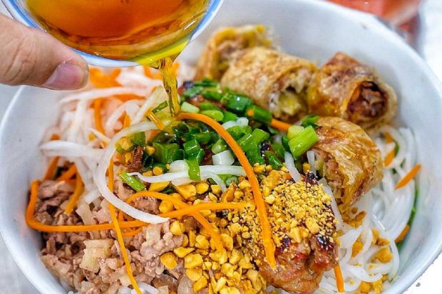 Combo khách sạn Bạc Liêu + Tour du lịch Bạc Liêu! - bún thịt xào nem nướng 