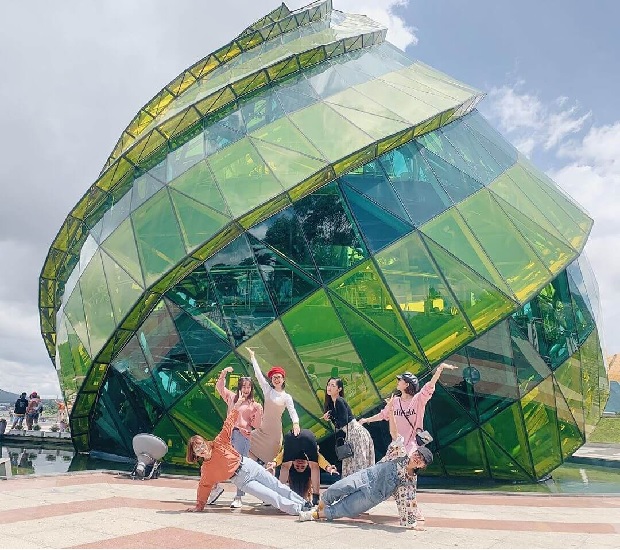 Tour Cồng Chiêng Đà Lạt - Quảng trường Lâm Viên