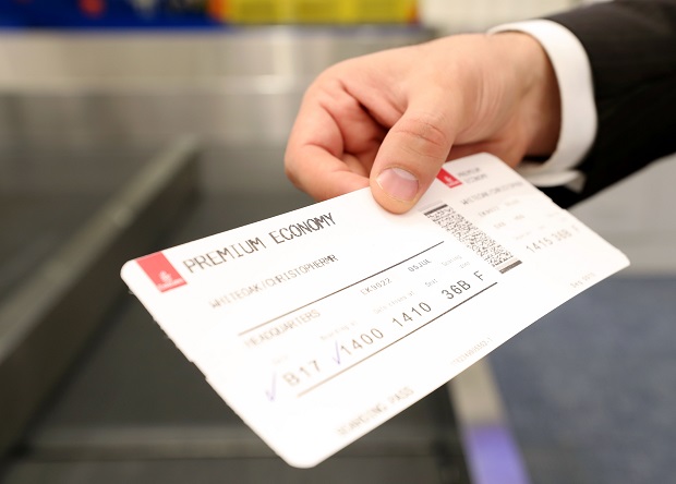 đổi vé máy bay Emirates Airlines