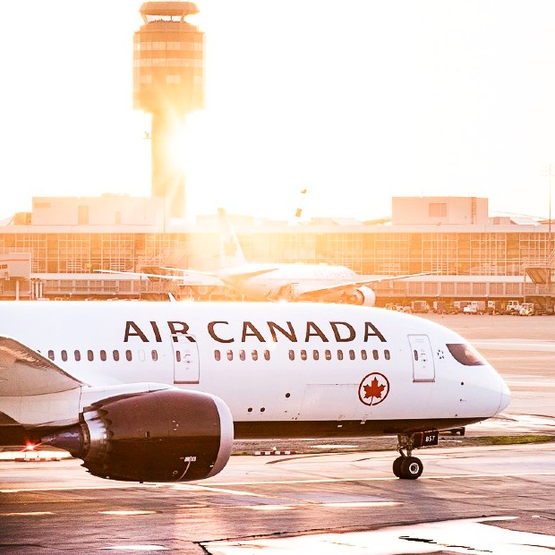 V&eacute; m&aacute;y bay H&agrave; Nội đi Canada gi&aacute; rẻ