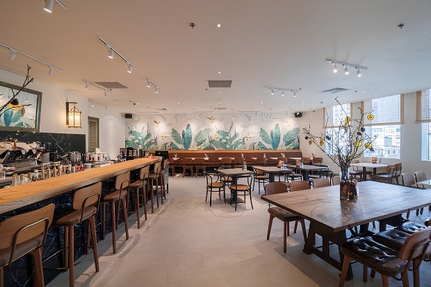  L&rsquo;Usine mang đến vẻ đẹp cổ điển kiểu Ph&aacute;p pha lẫn n&eacute;t hiện đại