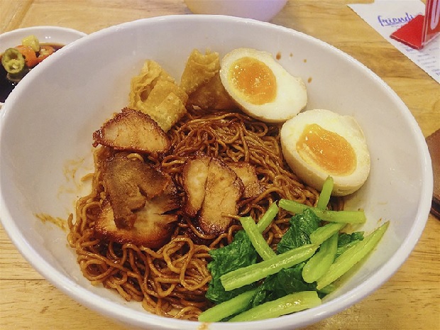 Đặc sản Singapore - M&igrave; ho&agrave;nh th&aacute;nh