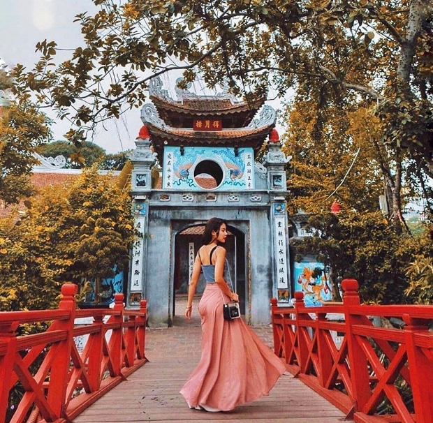 mua vé máy bay đi Hà Nội