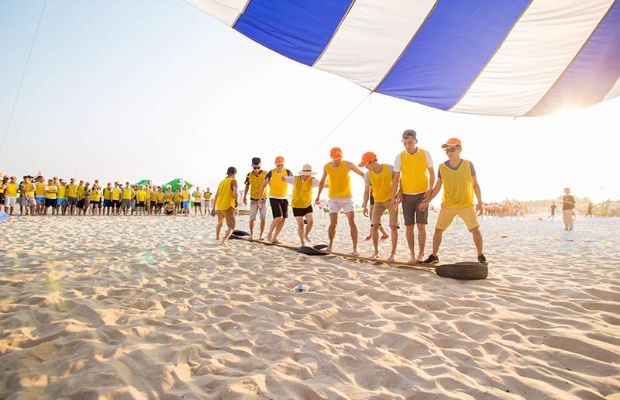 Nhà tổ chức team building - bãi Titop
