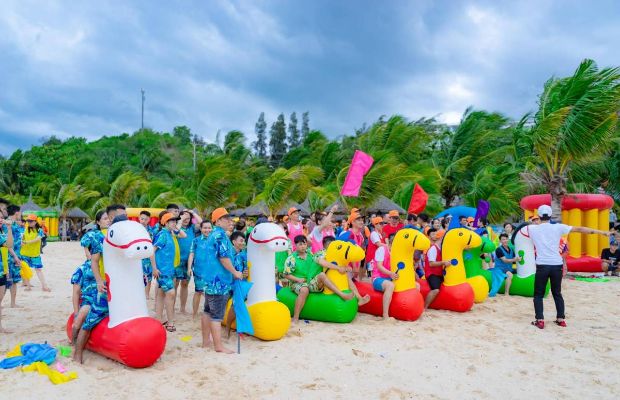 Nhà tổ chức team building - Hồ Tràm