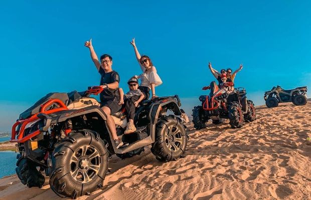 Nhà tổ chức team building - đồi cát