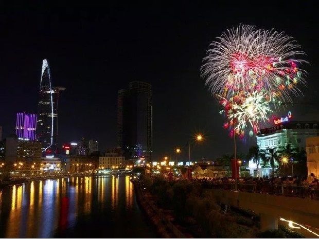 Tour du lịch Tết Nguy&ecirc;n Đ&aacute;n 2023 tphcm 4đ 4 n - Ph&aacute;o hoa Hầm Thủ Thi&ecirc;m