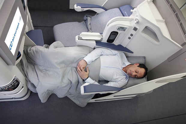 v&eacute; m&aacute;y bay&nbsp;Air Europa